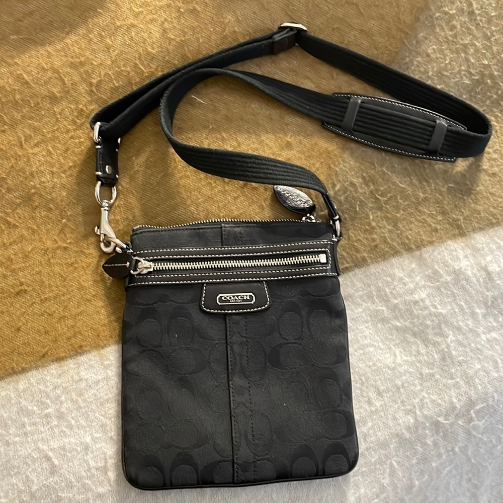 Vintage coach crossbody fanny pack